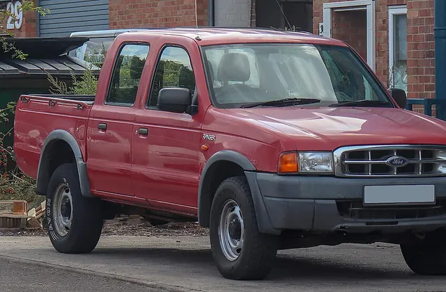ภาพ: Vauxford · CC BY-SA 4.0 · Wikimedia Commons Ford Ranger Ranger รุ่นแรก (1998–2005)