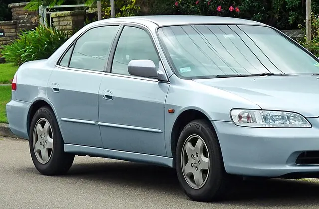 ภาพ: OSX · Public domain · Wikimedia Commons Honda Accord CG งูเห่า (1998–2002)