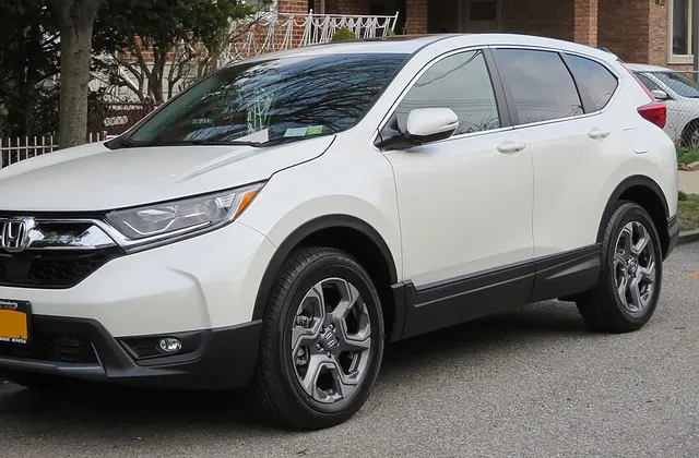 ภาพ: Kevauto · CC BY-SA 4.0 · Wikimedia Commons Honda CR-V G5 RW (2017–2022)