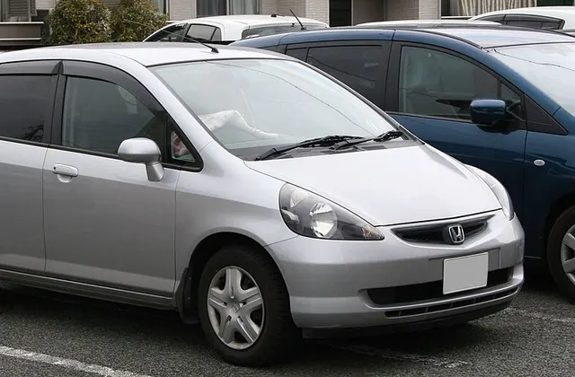 ภาพ: TTTNIS · Public domain · Wikimedia Commons Honda Jazz GD (2003–2007)