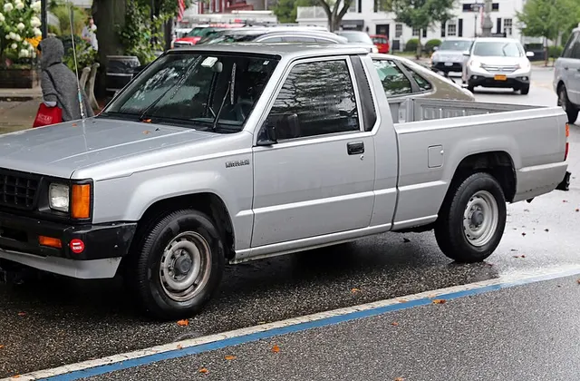 ภาพ: Mr.choppers · CC BY-SA 3.0 · Wikimedia Commons Mitsubishi L200 Cyclone L200 Cyclone (1989–1995)