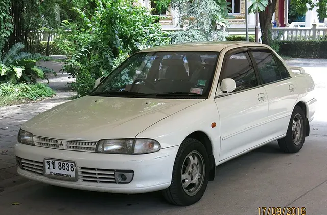 ภาพ: Jirapat Chroenkeskij · CC0 · Wikimedia Commons Mitsubishi Lancer E-Car CB (1992–1996)