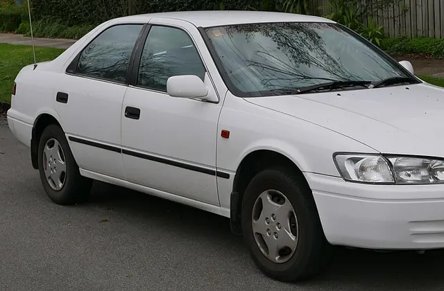 ภาพ: OSX · Public domain · Wikimedia Commons Toyota Camry SXV20 (1997–2001)