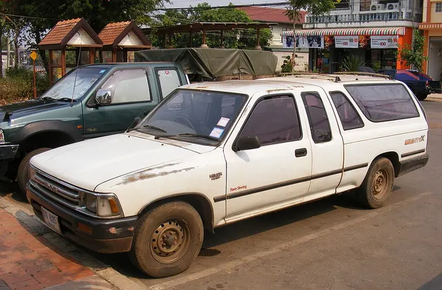 ภาพ: User:Mattes · CC BY-SA 4.0 · Wikimedia Commons Toyota Hilux Mighty-X LN85/LN90 (1989–1997)